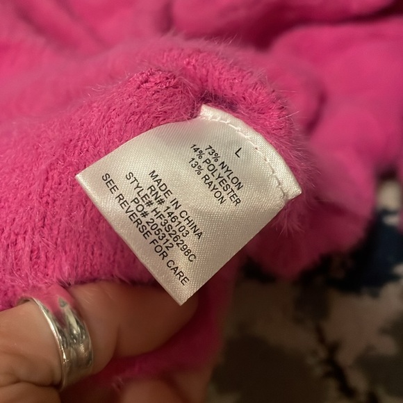 NWT Hot pink Hippie Rose Junior’s mock turtleneck fuzzy cropped sweater Size L - Picture 2 of 6